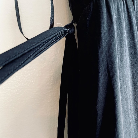 NWT XS VINCE CAMUTO shark bite hem shoulder tie floaty oasis rich black midimaxi - Picture 11 of 11